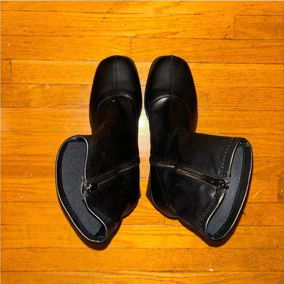 ALDO Grandstep Boots
Great-Excellent Condition. Size 9. Comes in original box - Picture 3 of 4